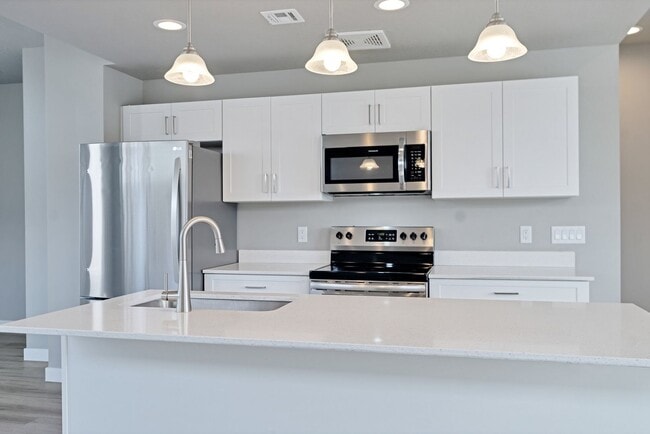 Building Photo - 1666 S 225 E
