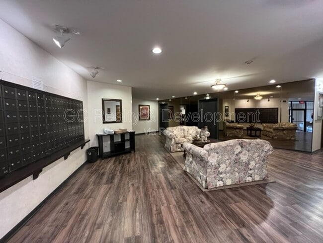 Building Photo - 950 E Wilmette Rd