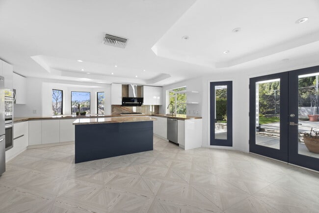 Building Photo - 2937 Deep Canyon Dr