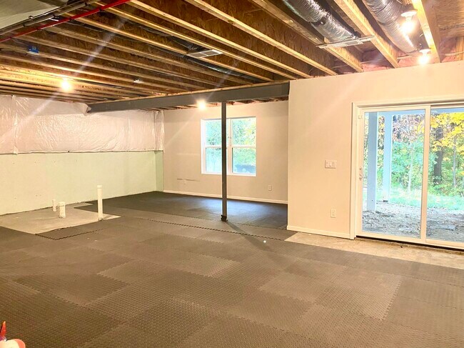 Building Photo - 2835 Dillon Dr