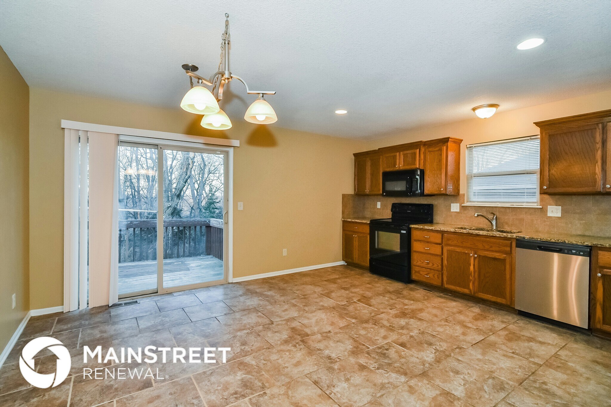 Building Photo - 1602 NW Hilltop Ln