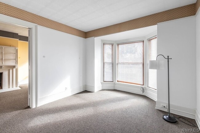 Building Photo - 493 Delaware Ave