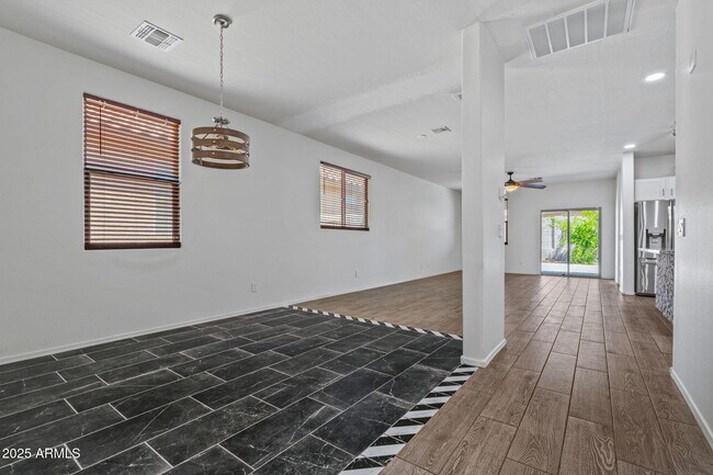 Building Photo - 21582 W Cocopah St