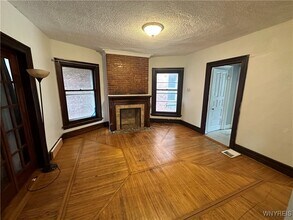 Building Photo - 352 Bryant St