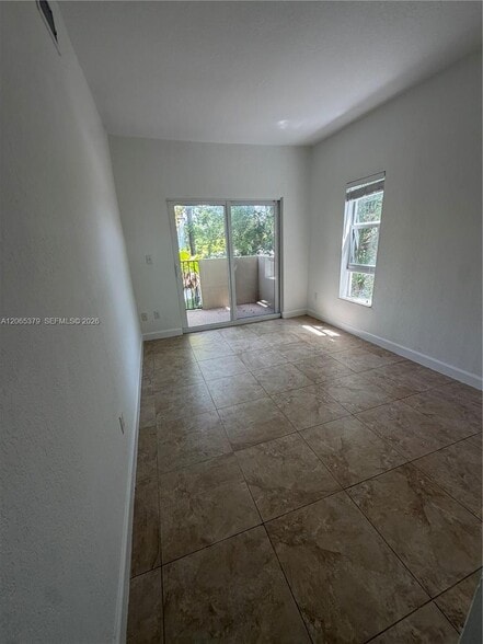 Building Photo - 11 Antilla Ave