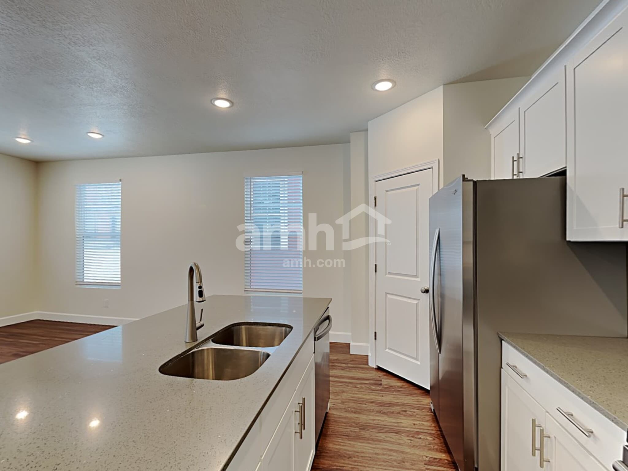 Building Photo - 6047 W Arranmore Dr