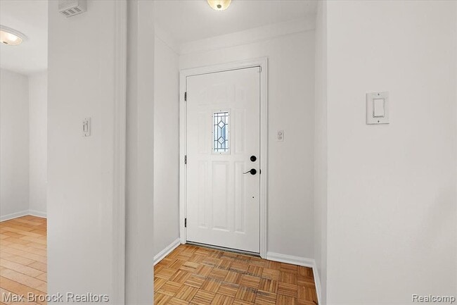 Building Photo - 912 Woodsboro Dr