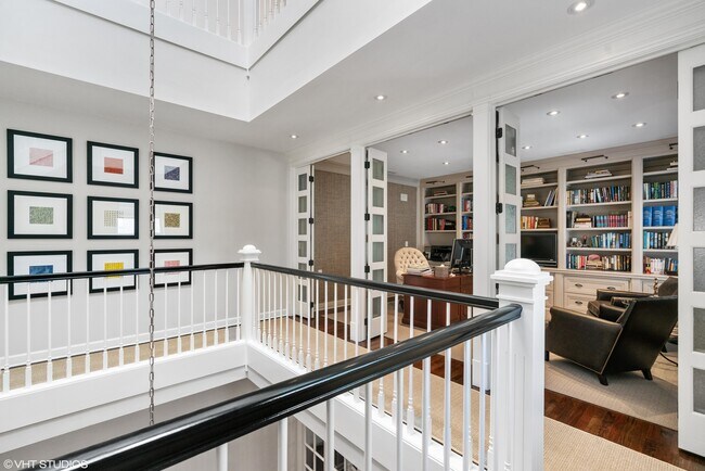 Building Photo - 38 E Elm St