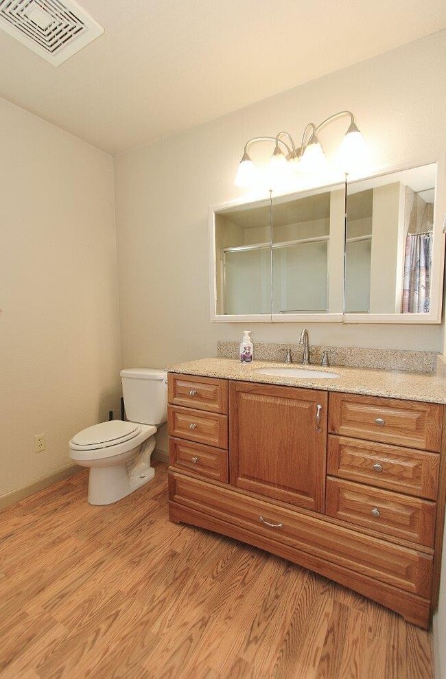 Building Photo - 23750 Fox Ave