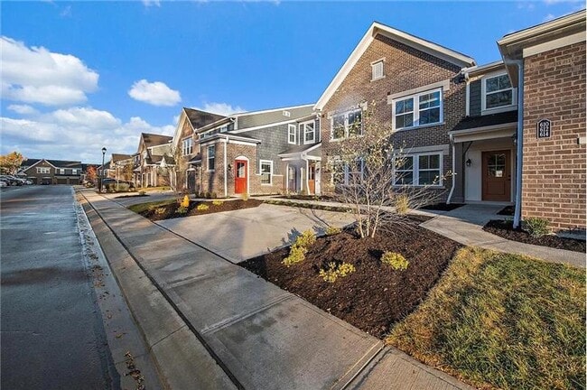 Building Photo - 618 Foxhill Dr