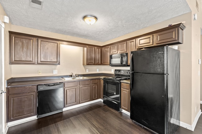 Building Photo - 1576 Chariot Dr