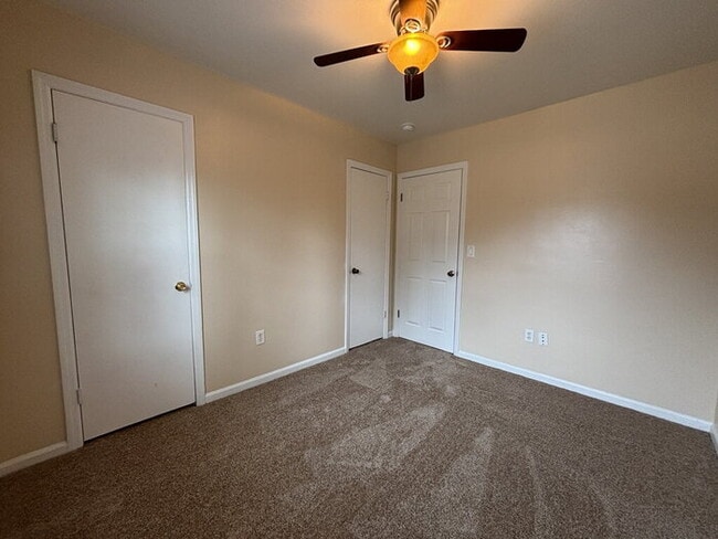 Building Photo - 115 Aylesbury Rd