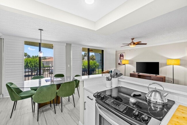 Building Photo - 899 Jeffery St