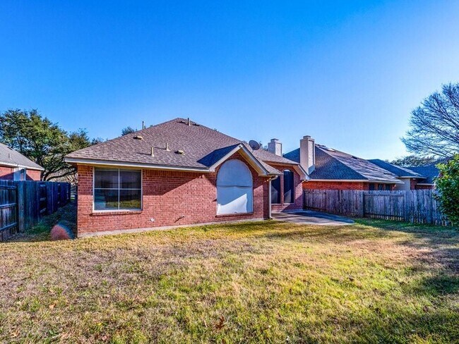 Building Photo - 1901 Dapplegrey Ln
