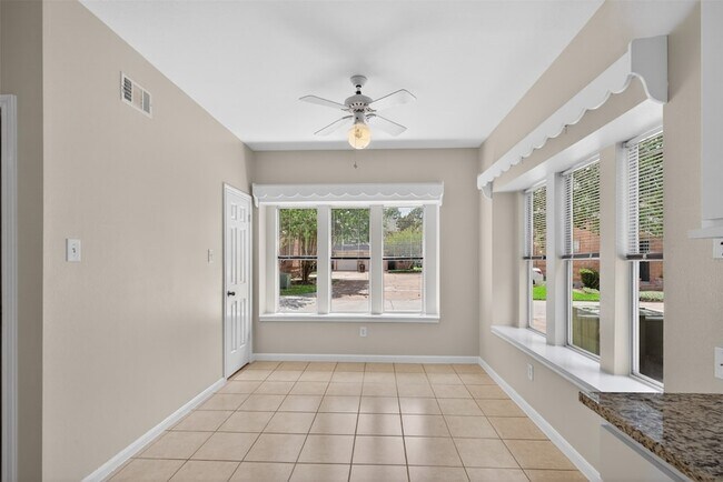 Building Photo - 5515 Strack Rd