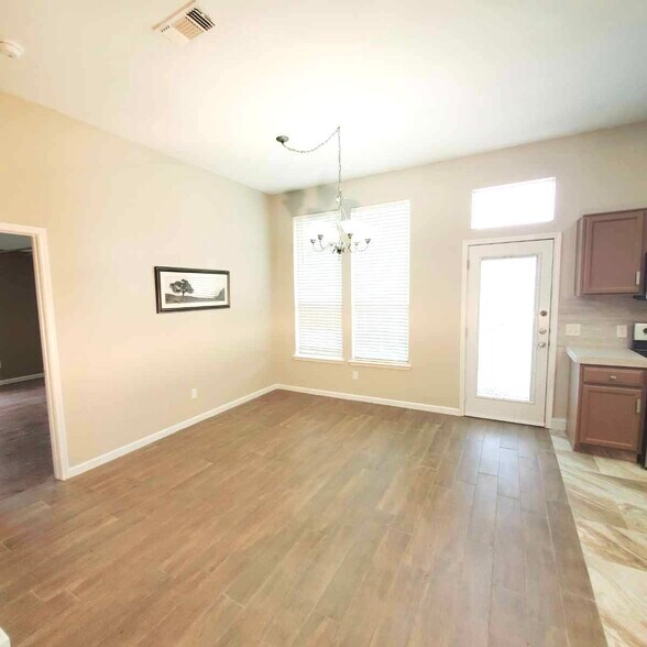 Building Photo - 518 Lone Star Park Ln