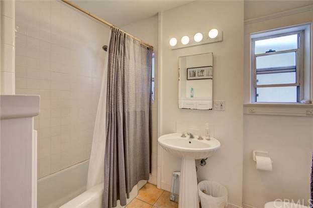 Building Photo - 223 24th St