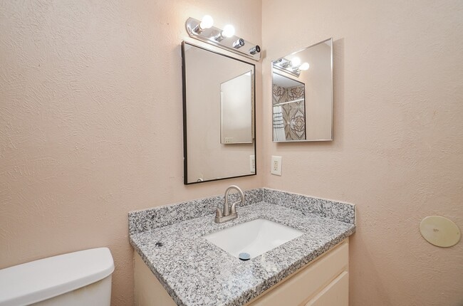 Primary Photo - 4811 Raven Ridge Dr