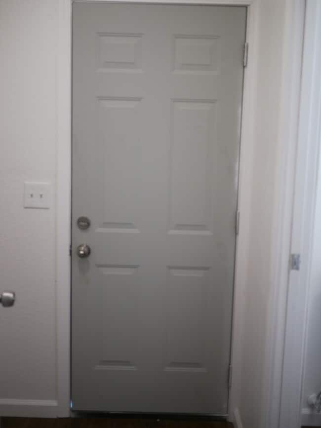 Building Photo - Charming 2-Bed, 1.5-Bath Home with 2-Car Garage in Hesperia, CA!