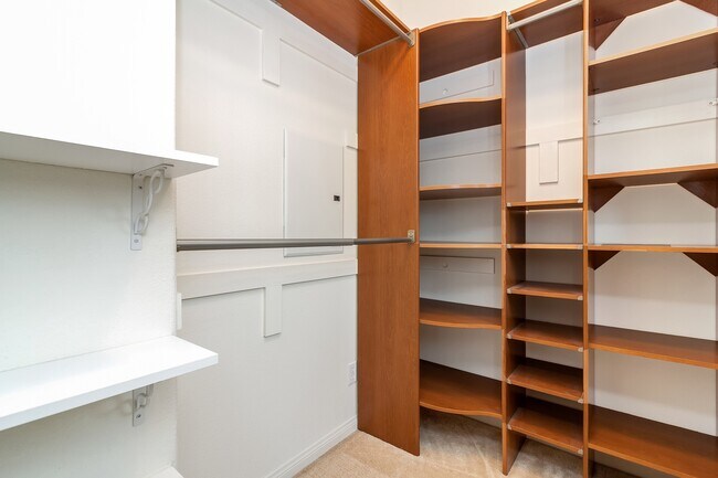 Building Photo - Live in Luxury: Fully Upgraded 2 Bedroom P...