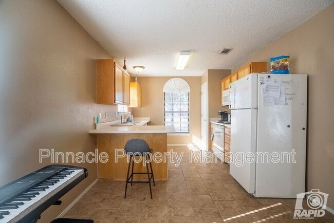 Building Photo - 1204 June