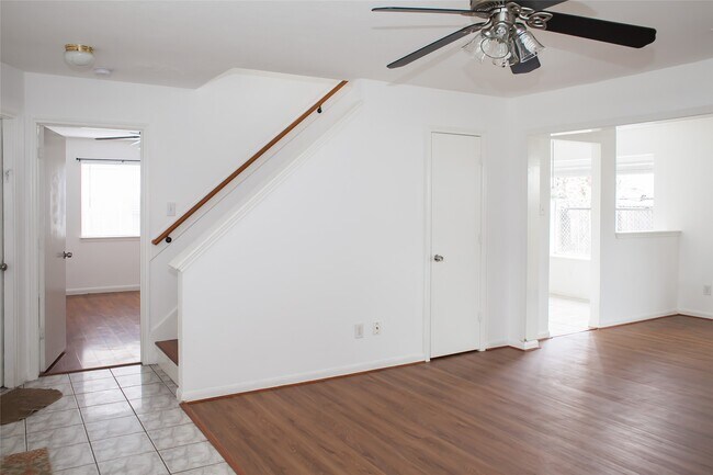 Building Photo - 8910 Sage Pl Dr