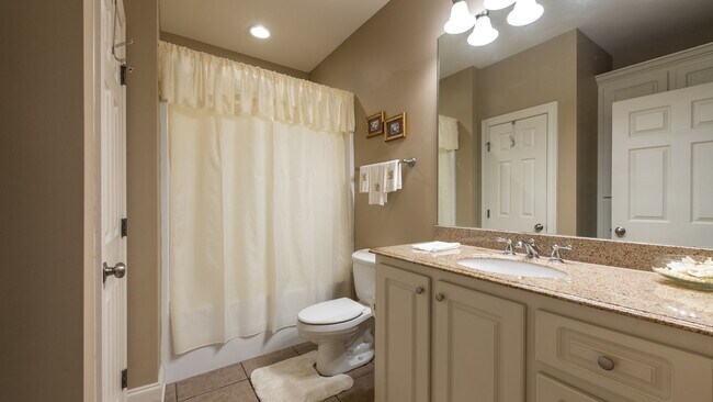 Building Photo - Woodshire Duplexes & Townhomes