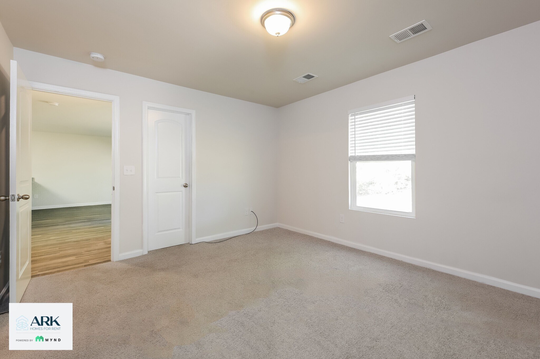 Building Photo - 173 Queens Cir