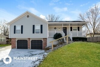 Building Photo - 708 SE Shamrock Ln