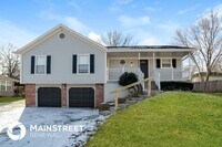 Building Photo - 708 SE Shamrock Ln