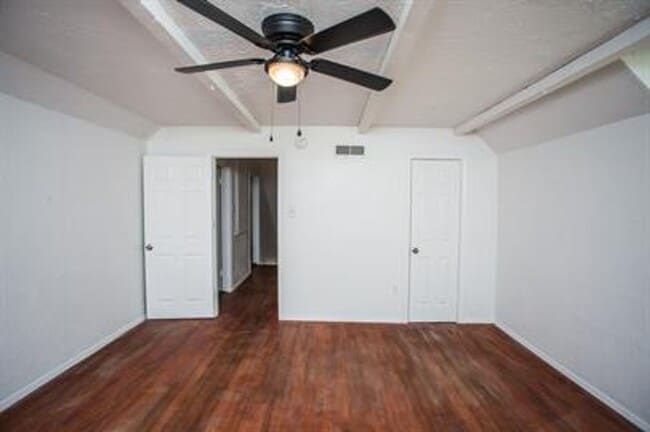 Building Photo - 1602 Avenue X