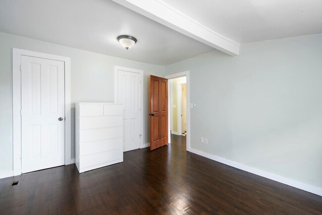 Building Photo - Beautiful Home in Salt Lake Avenues (ABC S...