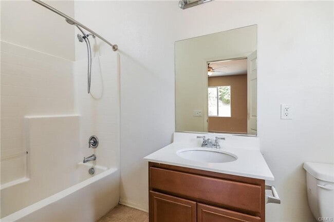 Building Photo - Beautiful Single Story Home - Professional Landscaper included