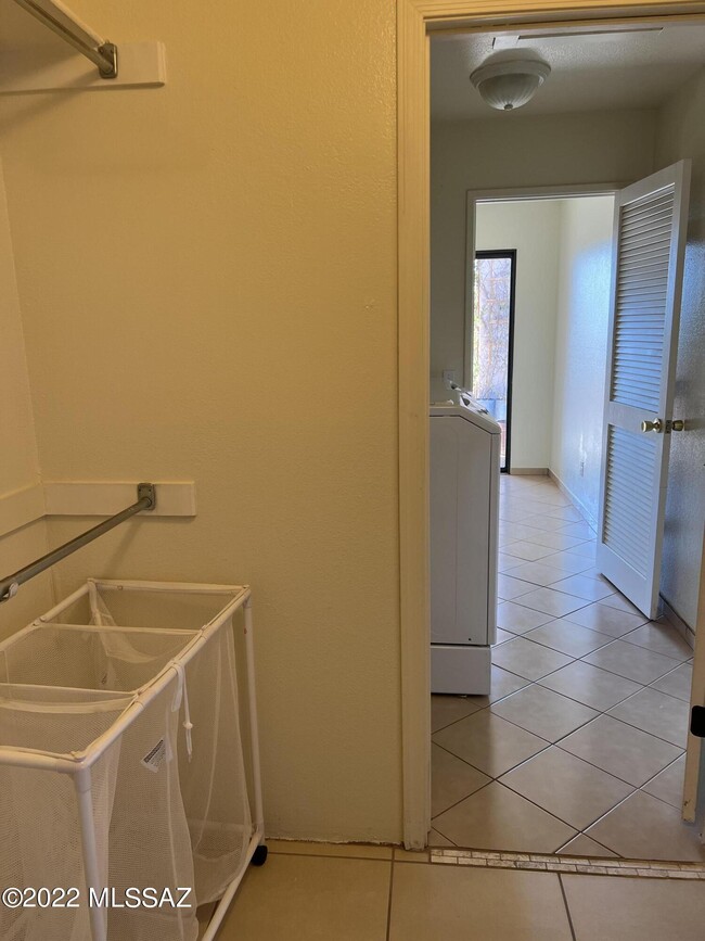 Building Photo - 6451 N Tierra De Las Catalinas