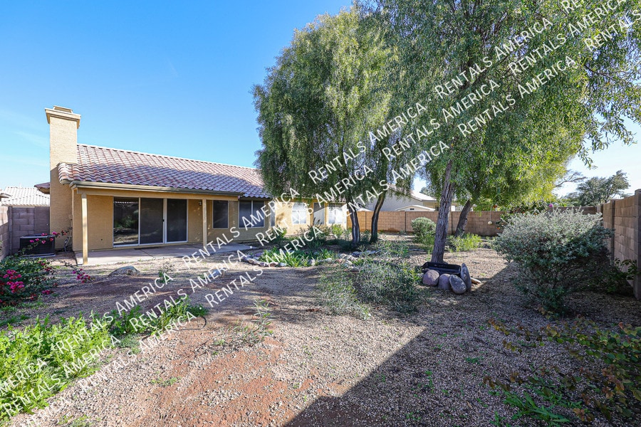 Building Photo - 5351 W Saragosa St