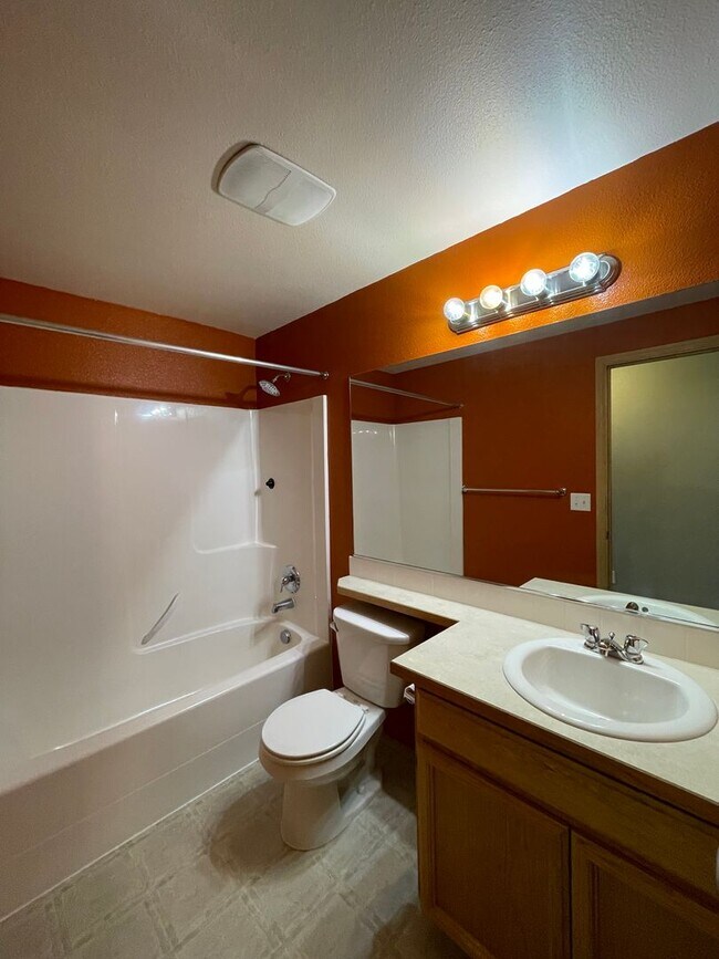 Building Photo - Spacious 1,520 Sq. Ft. Home with Open Floor Plan