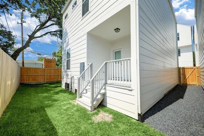 Building Photo - 5207 Burress Springs Ln