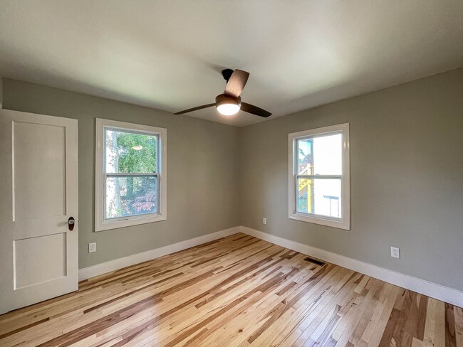 Building Photo - Beautifully Remodeled Two-Bedroom in Malve...