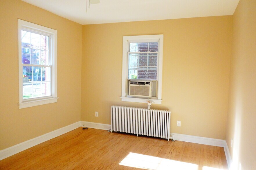 Building Photo - 8413 Flower Ave