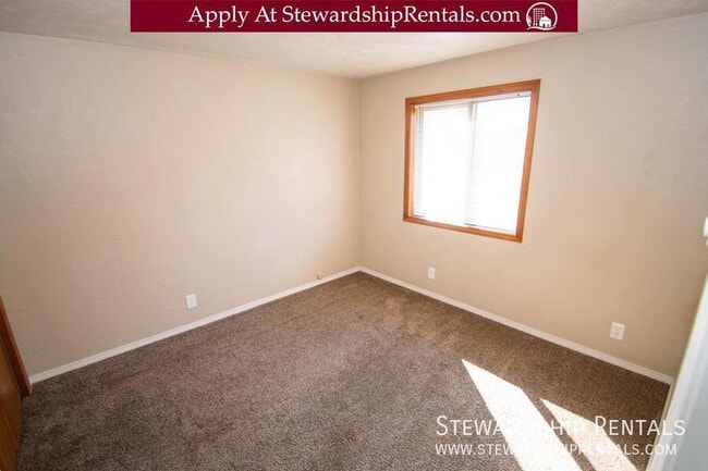 Building Photo - 5051 Forsythia St