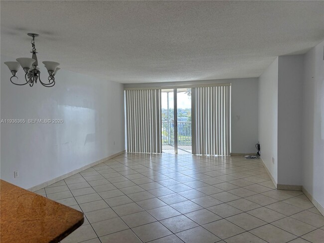 Building Photo - 1750 NE 191st St