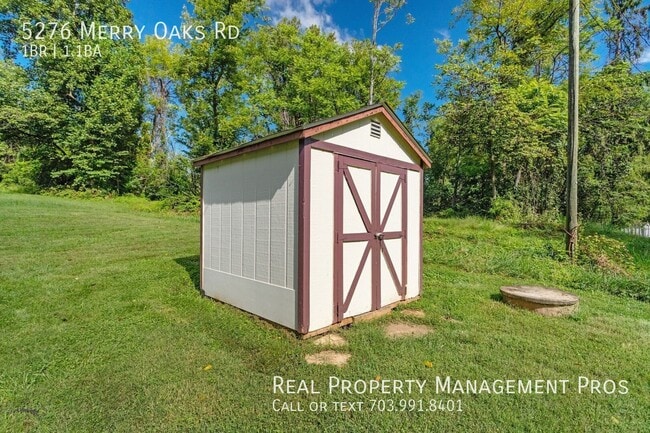 Building Photo - 5276 Merry Oaks Rd