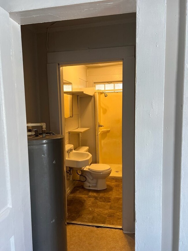 Building Photo - 4 Williamson St SW