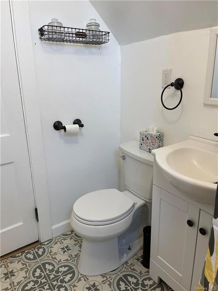 Building Photo - 21 Clinton Ave