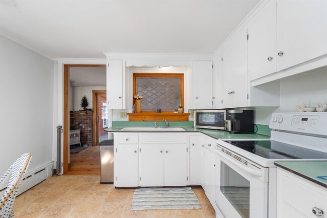 Building Photo - 468 Union Ave