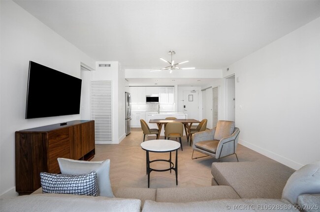 Building Photo - 3101 Bayshore Dr