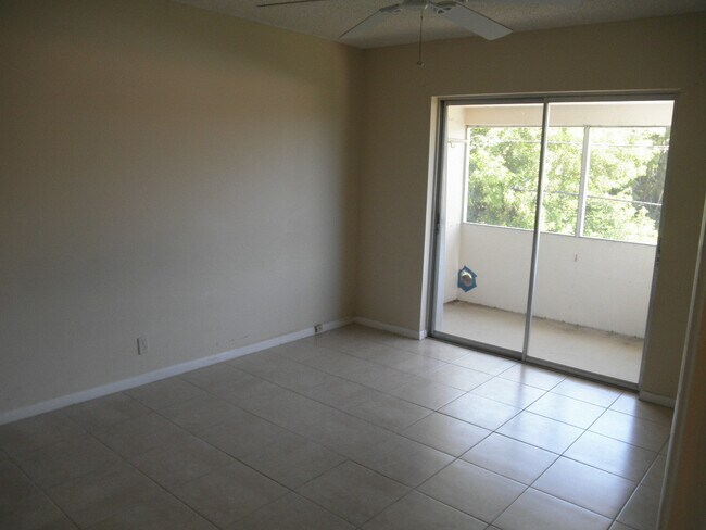 Building Photo - Harbour Hall