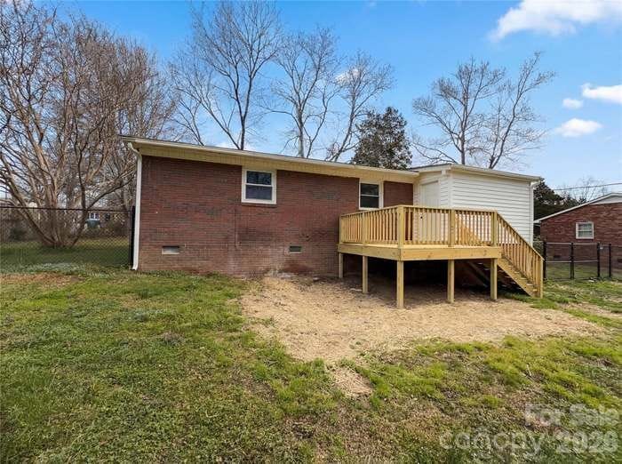 Building Photo - 120 Sunset Ln