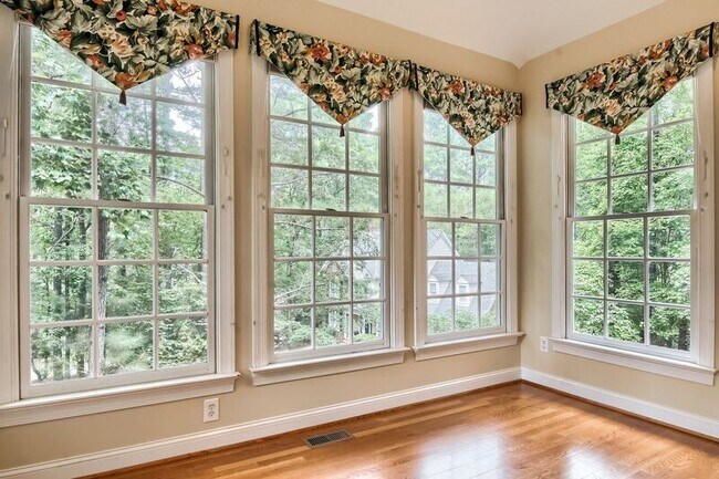 Building Photo - 2320 Primrose Valley Ct