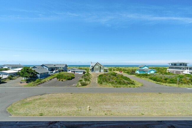 Building Photo - 1140 Ocean Shores Blvd SW